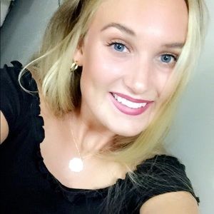 Meet your Posher, Nora